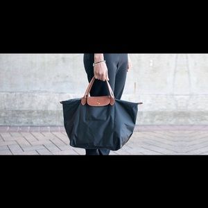 Longchamp medium pliage bag